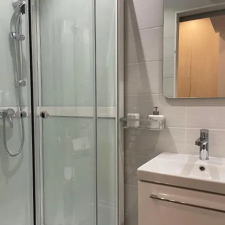 Beautiful Penthouse Lakeview W18 Bükreş