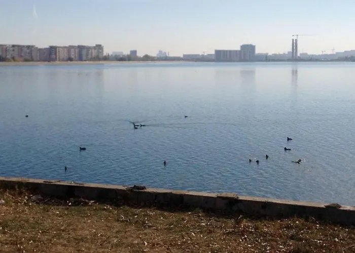 Beautiful Penthouse Lakeview W18 Бухарест