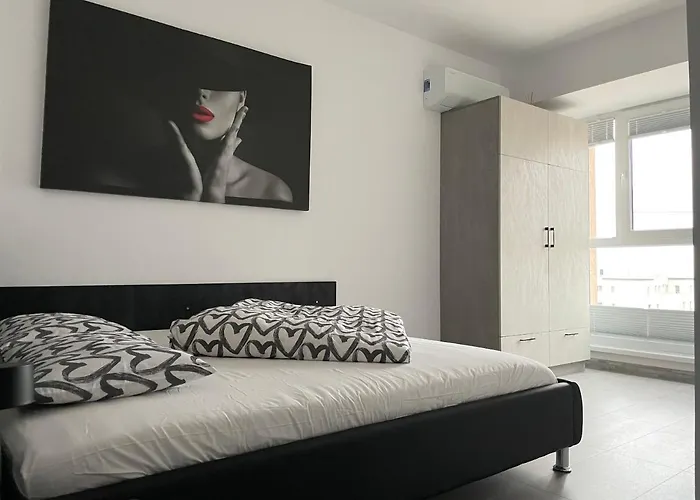 Beautiful Penthouse Lakeview W18