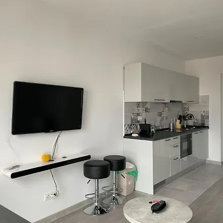 Beautiful Penthouse Lakeview W18 בוקרשט